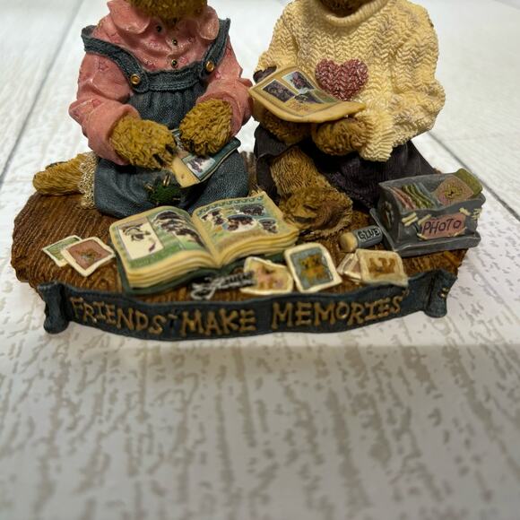 The Boyds Collection Vintage Jen and Michelle Scrapbook Friends Figurine - Picture 10 of 10
